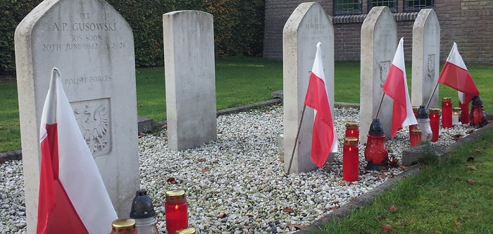 WEŹ UDZIAŁ W MIĘDZYNARODOWEJ AKCJI “ZAPAL ZNICZ NA POLSKIEJ MOGILE”.