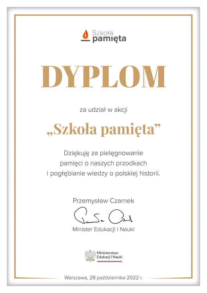 SZKOŁA DO HYMNU  – Pięknym odśpiewaniem hymnu uczciliśmy Święto Niepodległości Polski