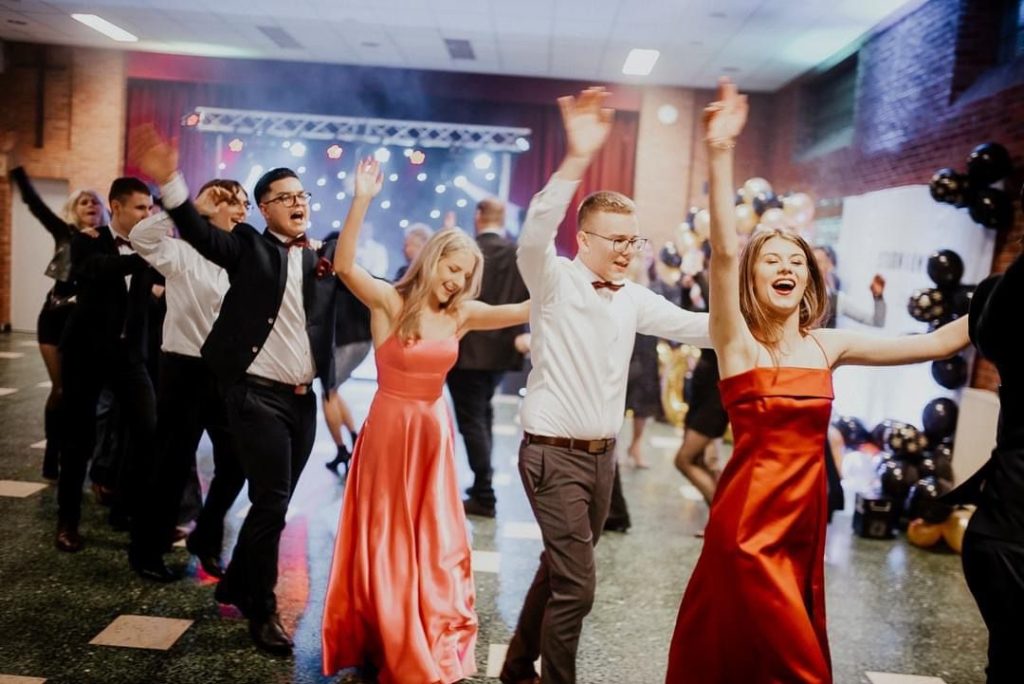 Bal studniówkowy 2023 w Szkole Polskiej im.Joachima Lelewela przy Ambasadzie RP w Brukseli