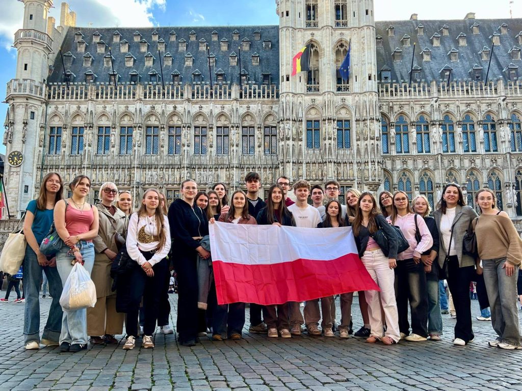 🏫 Dwie Szkoły, Jedna Przygoda 🌟 – Europa oczami młodych! 👀🌍
