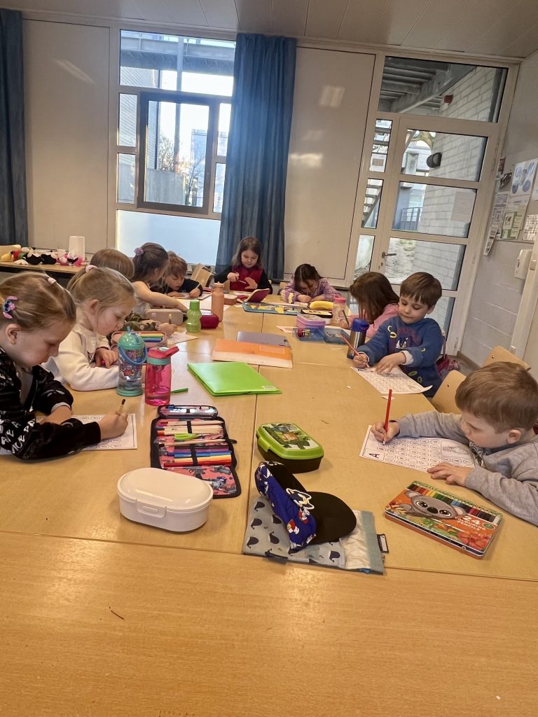 🎒 Tu zaczyna się dziecięca przygoda – zapisz swoje dziecko już dziś! 🌟