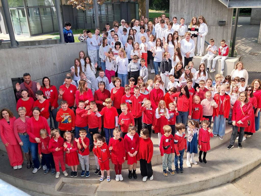 🤍 ❤️Żywa Flaga – symbol naszej jedności, dumy i pamięci