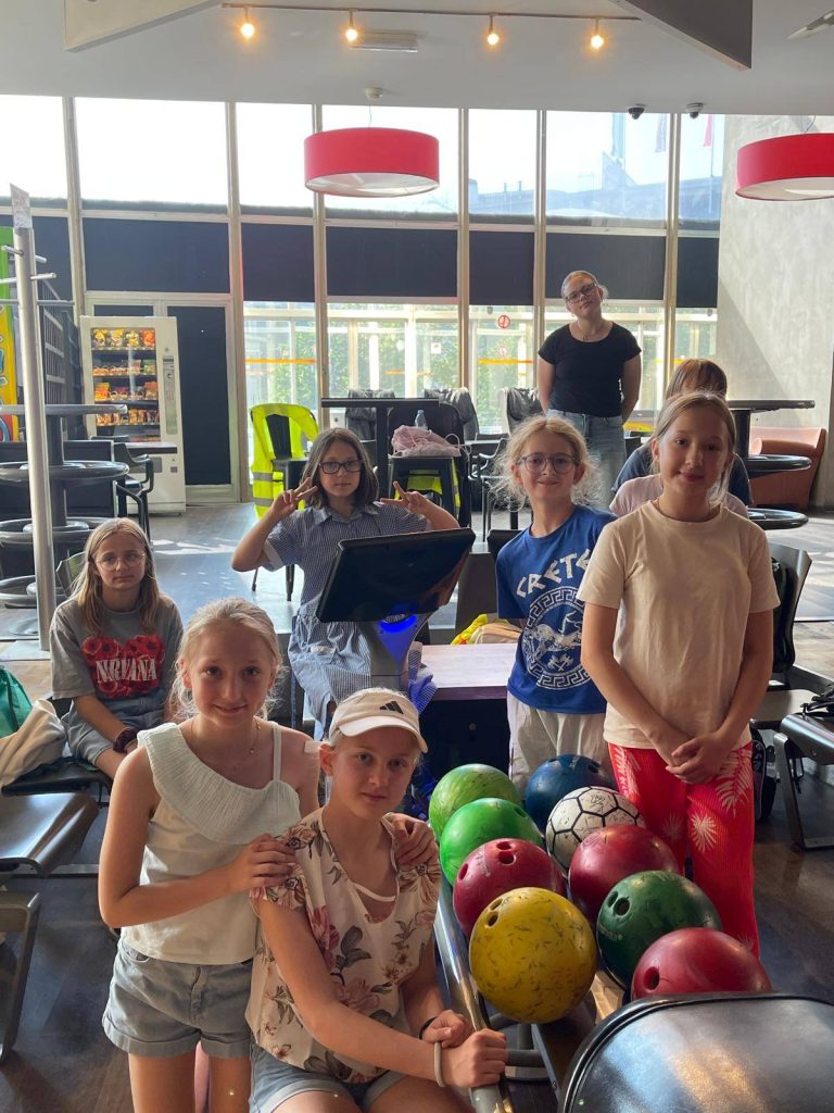 😎 Zamiast lekcji – kręgle! 5a rozbiła system (i kręgle)! 🎯