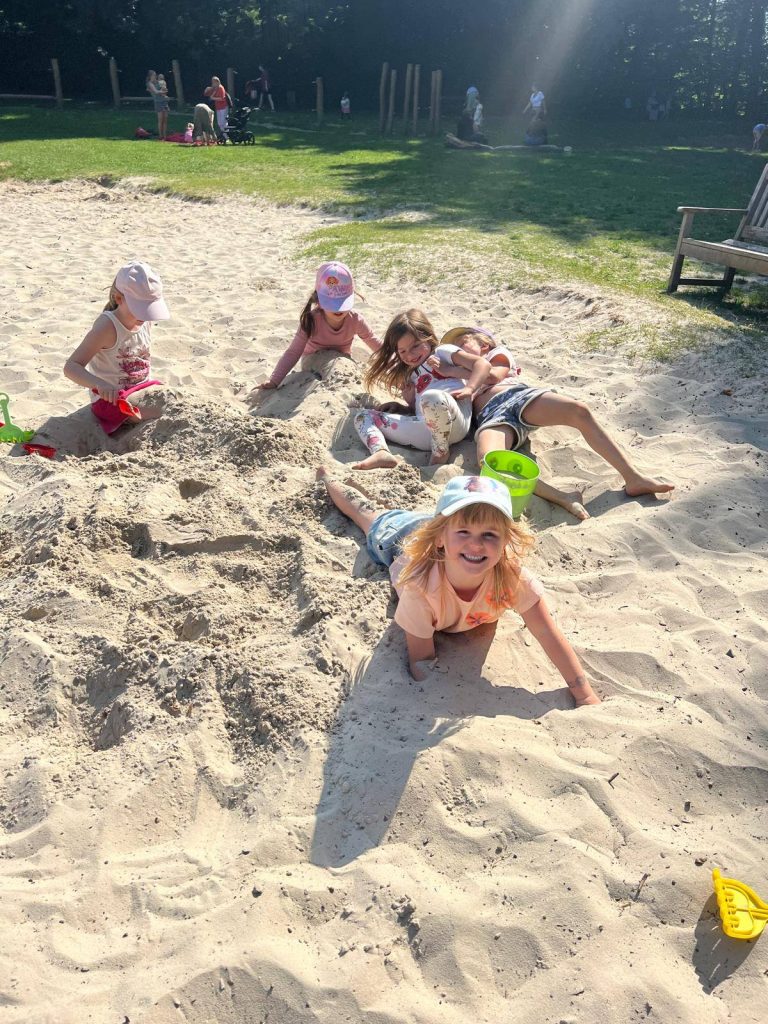 🛝 Wyprawa pełna uśmiechów – Oddział Dziecięcy B w Chalet Malou ☀️🌿👧👦