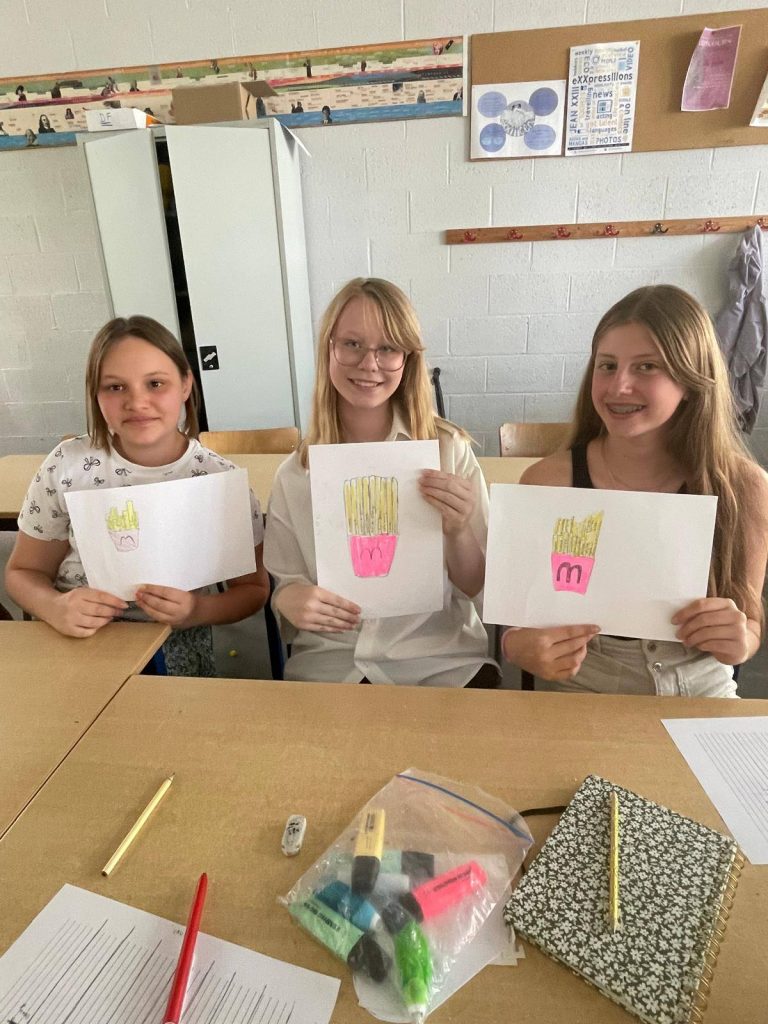 🍟 Papierowe frytki pełne wiedzy! ✂️💡 Klasa 6d w akcji!