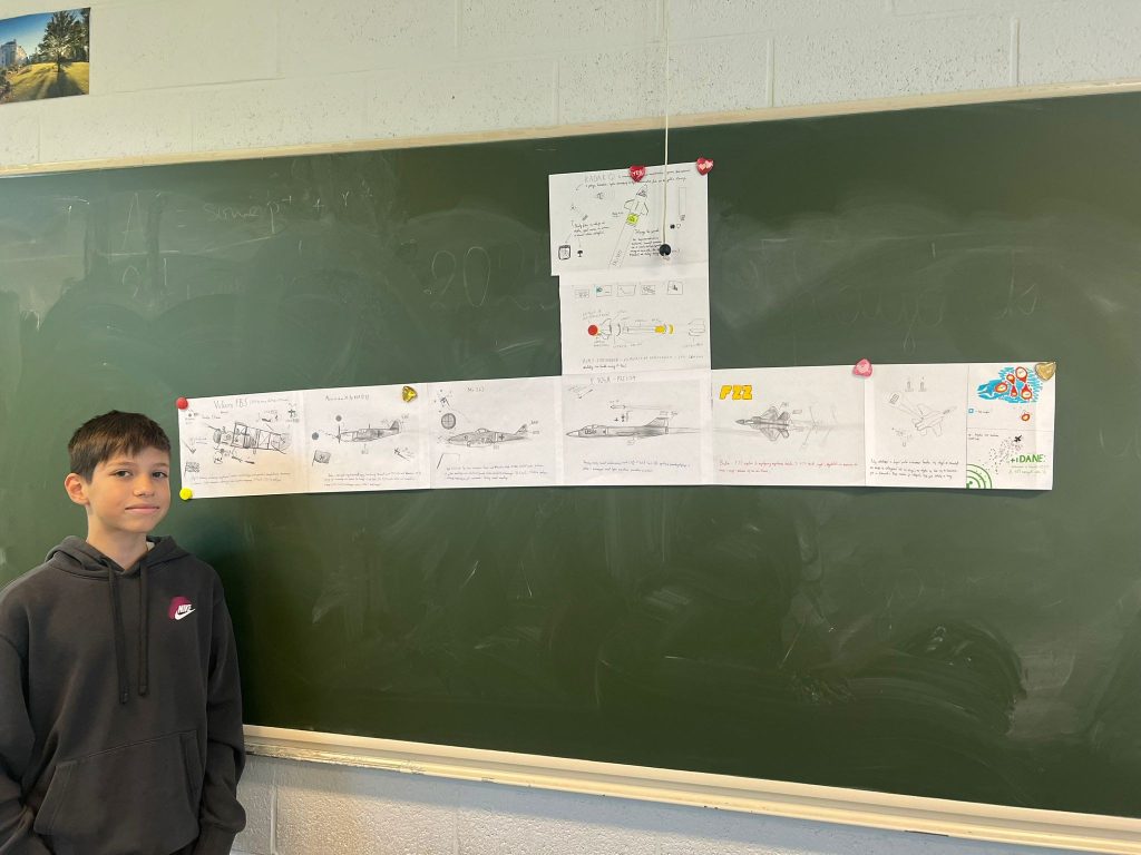 Historia na skrzydłach – podniebna lekcja w klasie 8C  ✈️