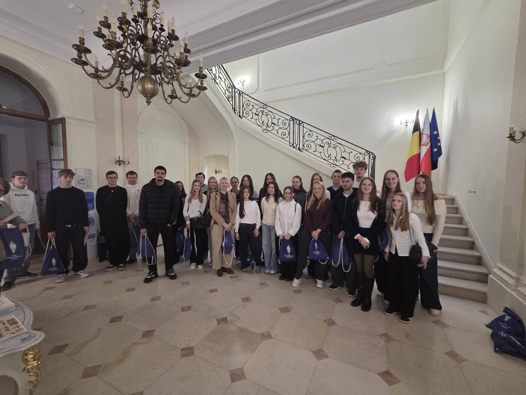 Lekcja historii na salonach Ambasady RP w Brukseli  🏛️✨