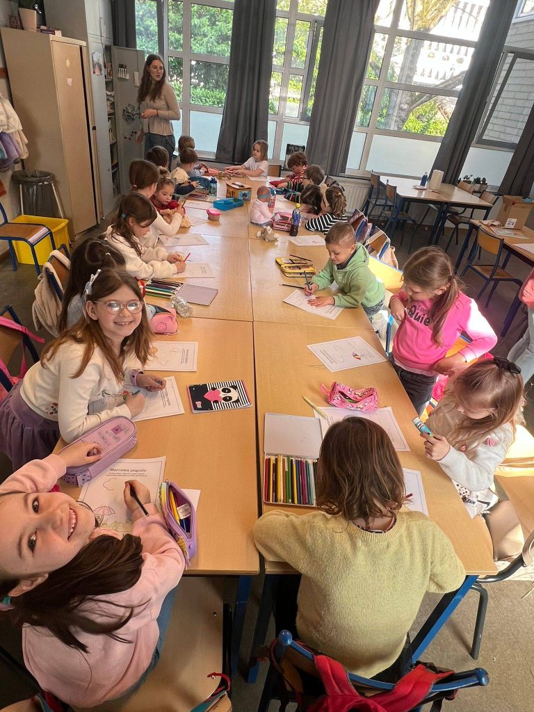 🎨🌧 Tęcza po deszczu – mali odkrywcy z Oddziału B