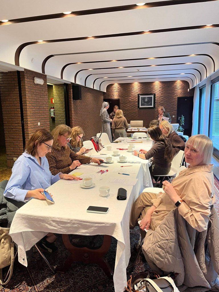 📣 Sprawdzanie Dyktanda Polonijnego 2026 za nami! Trzymamy kciuki za wszystkich uczestników ✍️