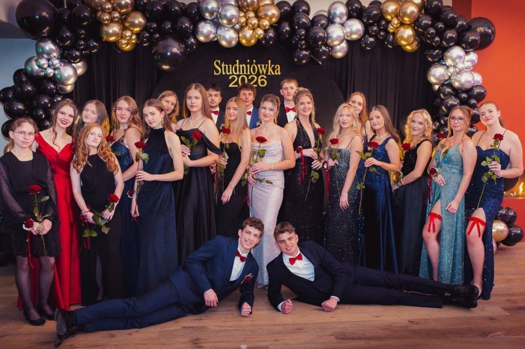 🌟 Nowy rozdział, nowe horyzonty – powodzenia, Absolwenci! 🎓