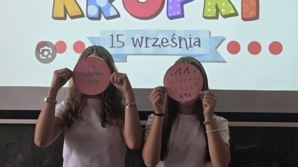 Jedna kropka, wiele historii – Międzynarodowy Dzień Kropki w naszej szkole 🔵
